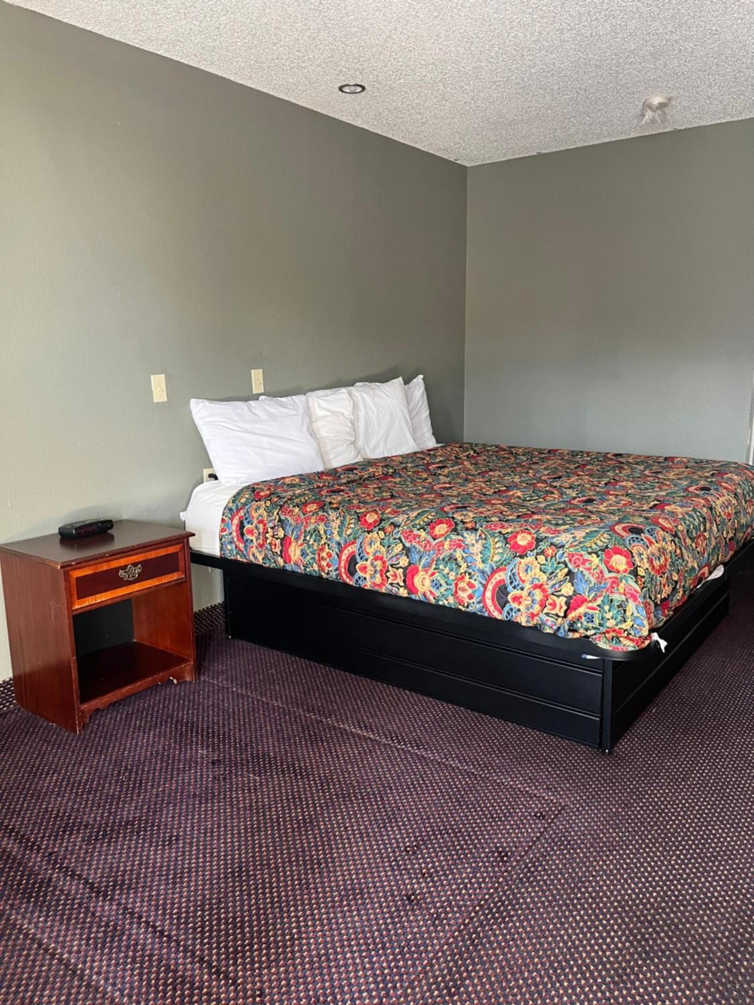 Hallmark Inn And Suites San Antonio Exterior photo