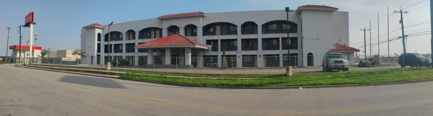 Hallmark Inn And Suites San Antonio Exterior photo
