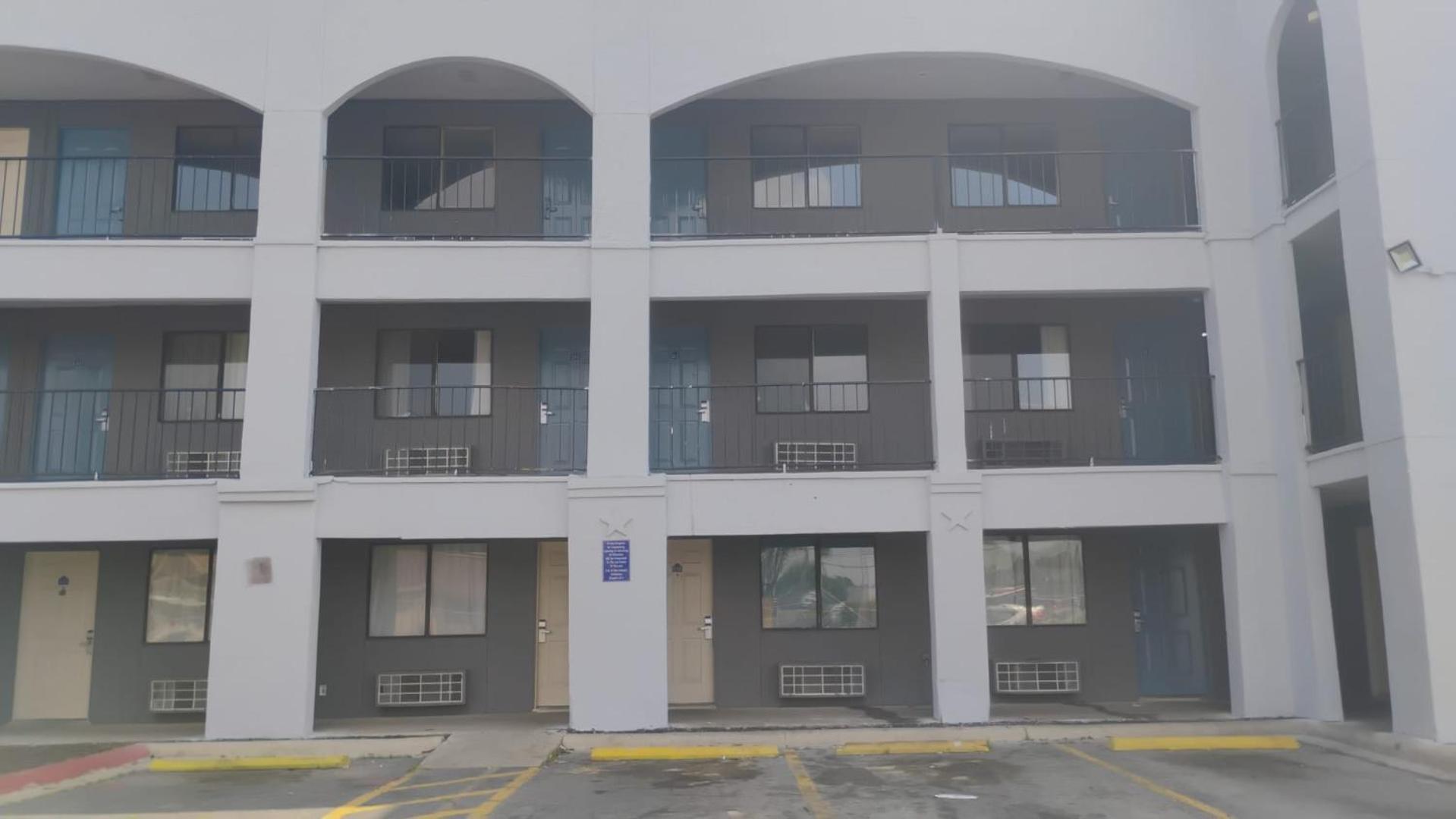 Hallmark Inn And Suites San Antonio Exterior photo